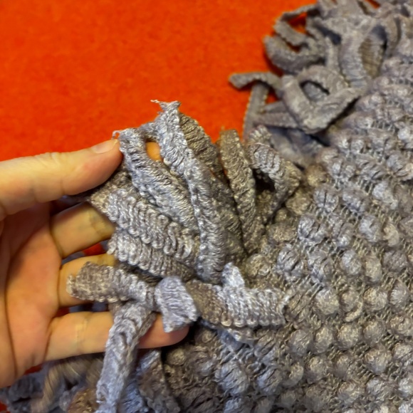 Soft lilac textured knit throw blanket with fringe NWT - Picture 6 of 10